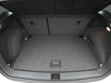 Car image 32