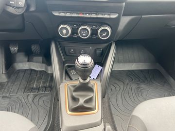 Car image 10