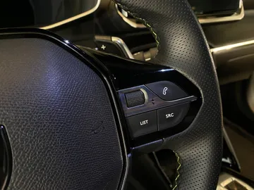 Car image 38
