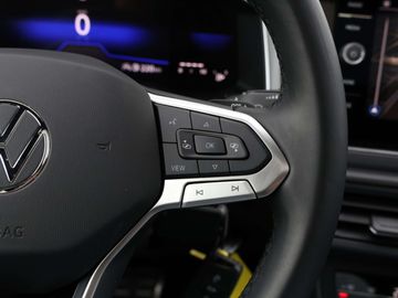 Car image 33