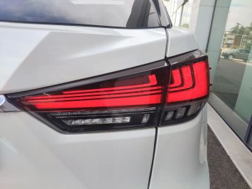 Car image 28