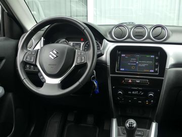 Car image 11