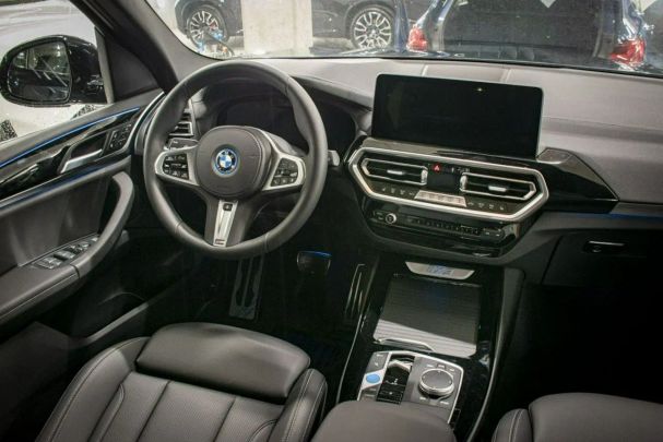 BMW iX3 210 kW image number 16