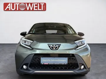 Car image 4