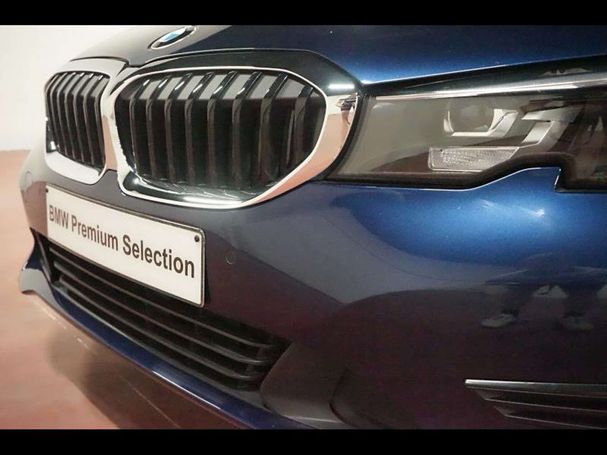 BMW 330e M 215 kW image number 14