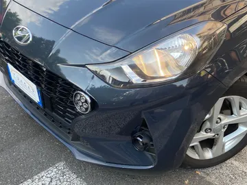Car image 15