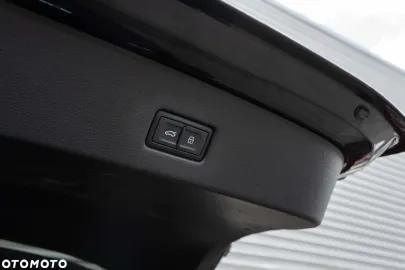 Car image 40
