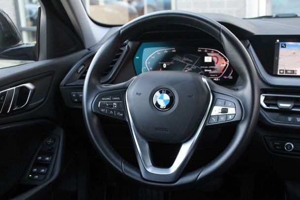 BMW 118i 100 kW image number 13