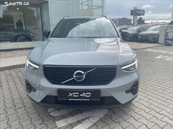 Volvo XC40 B3 Plus Dark 120 kW image number 3