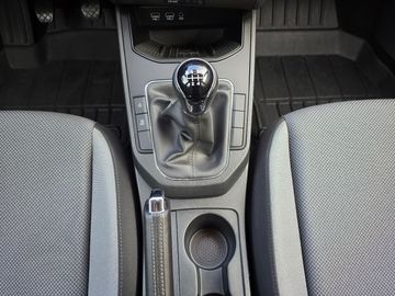 Car image 26