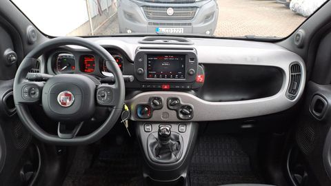 Car image 11