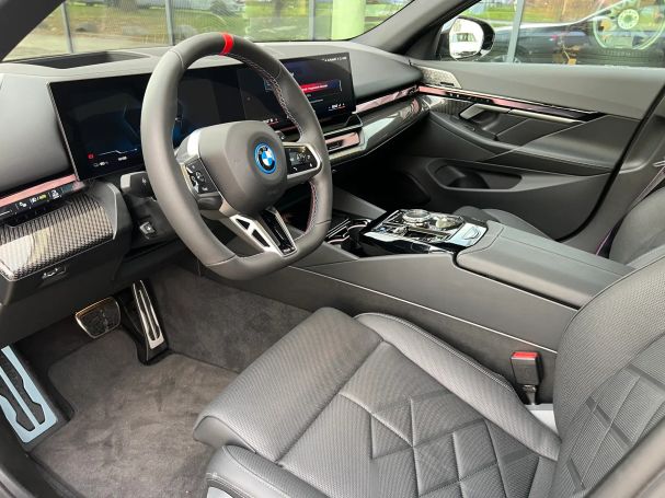 BMW i5 M60 xDrive 440 kW image number 6