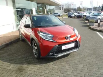 Car image 20