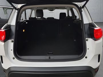 Car image 16