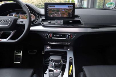 Car image 29