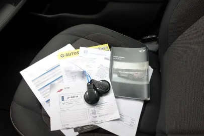 Car image 29