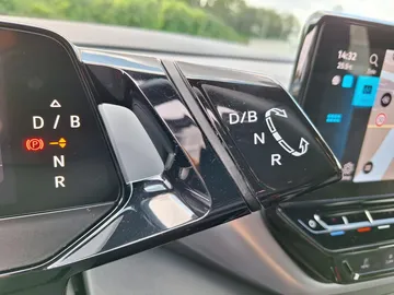 Car image 37