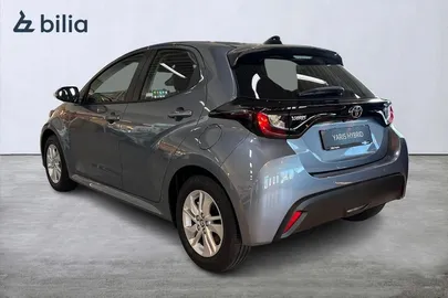 Car image 3