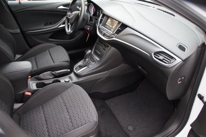 Car image 15