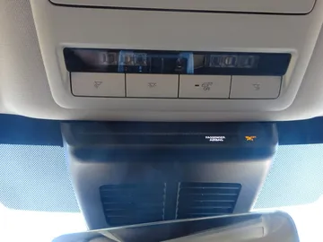 Car image 35