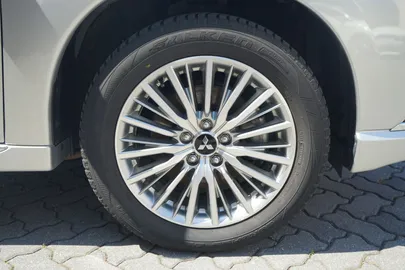 Car image 40