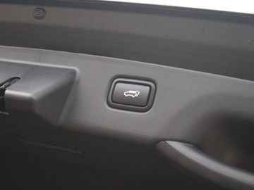 Car image 36