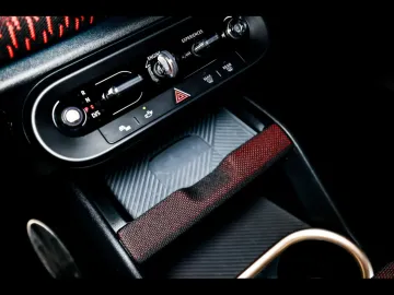 Car image 29