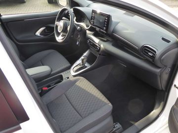 Car image 11