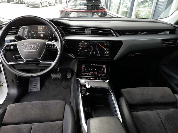 Audi e-tron 50 quattro S-line 230 kW image number 3