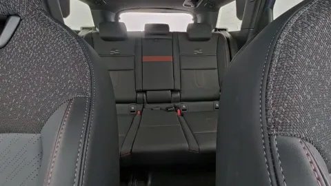 Car image 25