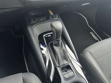 Car image 14