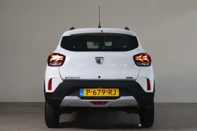 Car image 24