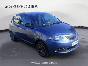 Car image 2