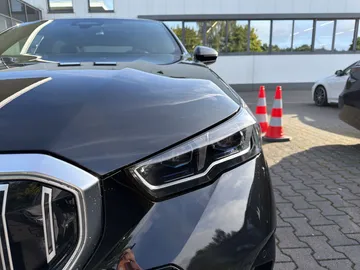 Car image 27