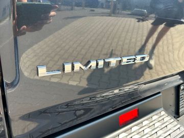 Car image 28