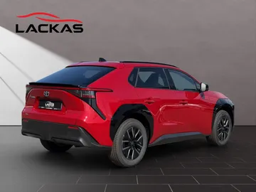 Car image 4