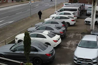 Car image 27