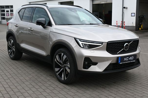 Volvo XC40 B4 Plus Dark DKG 145 kW image number 7