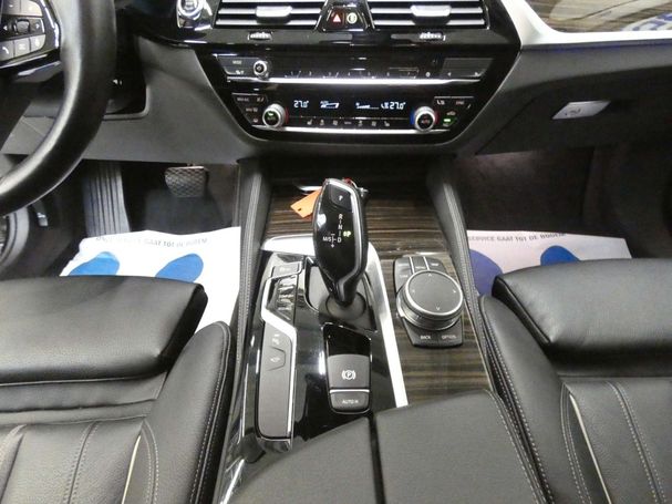 BMW 520d Touring xDrive Luxury Line 140 kW image number 13