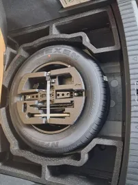 Car image 29