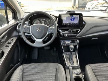 Car image 12