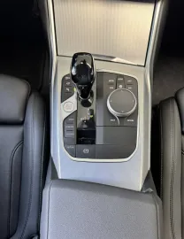 Car image 32