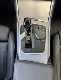 Car image 32