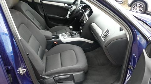 Car image 13