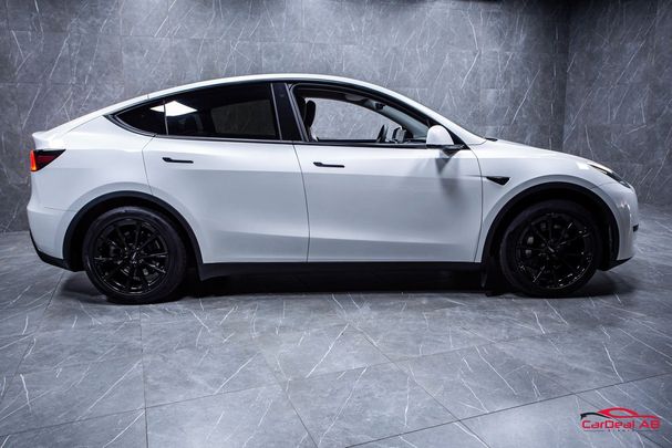 Tesla Model Y Standard Range 221 kW image number 8