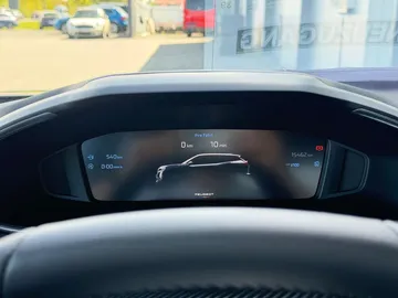 Car image 30