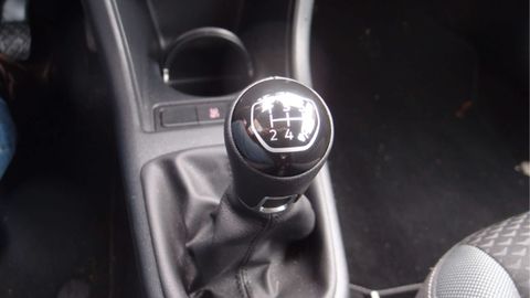 Car image 23