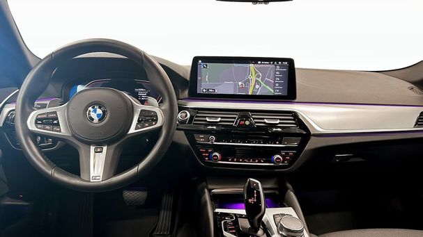 BMW 520d Touring xDrive 140 kW image number 3