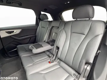 Car image 40