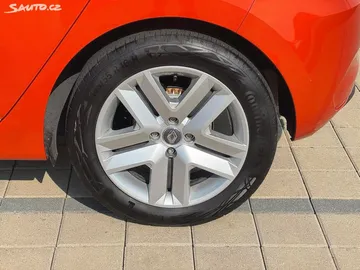 Car image 24
